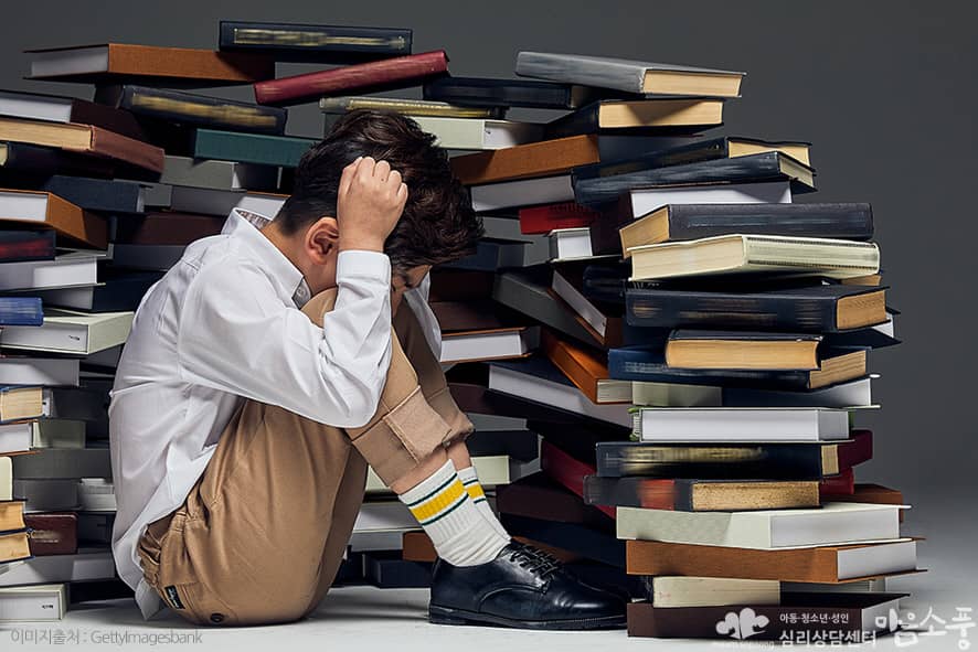 착한 아이 증후군을 만드는 부모의 행동과 환경적 원인